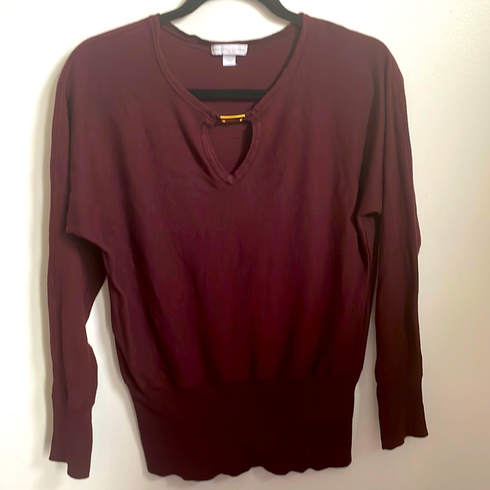 Business casual sweater maroon